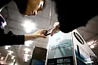 Phone-Wielding Shoppers Strike Fear Into Retailers [telecom] |  TECHNOLOGYPhone-Wielding Shoppers Strike Fear Into RetailersBy MIGUEL BUSTILLO...