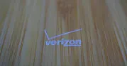 Verizon takes the Edge off its plan [telecom]  |  Verizon EDGE and MORE Everything Changes Coming October 16 -  24 Payments, 75%...