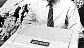 'Steve Jobs' review: Walter Isaacson's biography mesmerizes  [telecom] |  'Steve Jobs' review: Walter Isaacson's biography mesmerizesWalter...