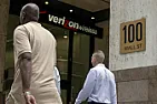 Verizon Wireless to pay $1.35 million fine to settle U.S. privacy  probe  |  Verizon Communications Inc VZ.N will pay a $1.35 million fine and agreed to a...