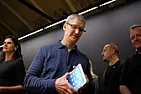 [telecom]  Investors Grapple With Core Reality of Apple  |  Investors Grapple With Core Reality of AppleBy STEVEN RUSSOLILLOJanuary 17,...