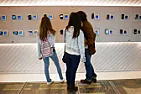 [telecom]  Google, Apple Tighten Grip on Smartphone Market  |  Google, Apple Tighten Grip on Smartphone MarketBy JESSICA E. VASCELLARO And AMIR...